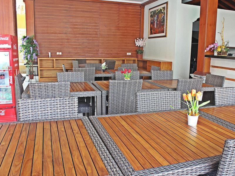 Mirah Hostel Легиан Экстерьер фото