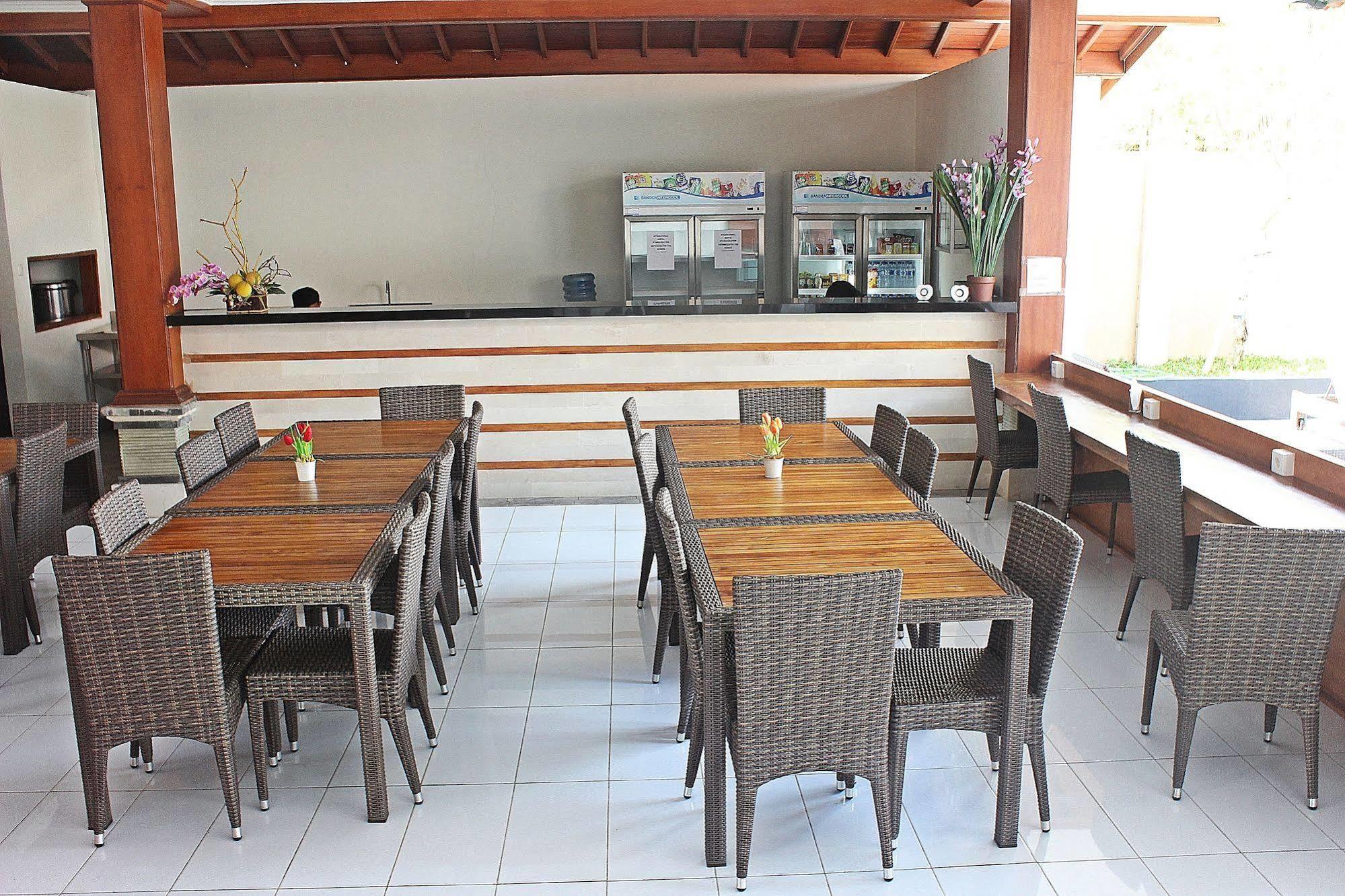 Mirah Hostel Легиан Экстерьер фото